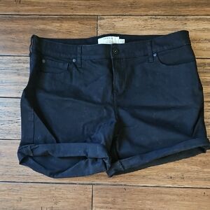 torrid Black Rolled-Hem Women's Shorts Size 16